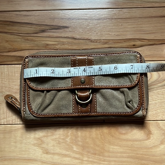 AUTHENTIC Fossil Clutch wallet - Picture 9 of 11